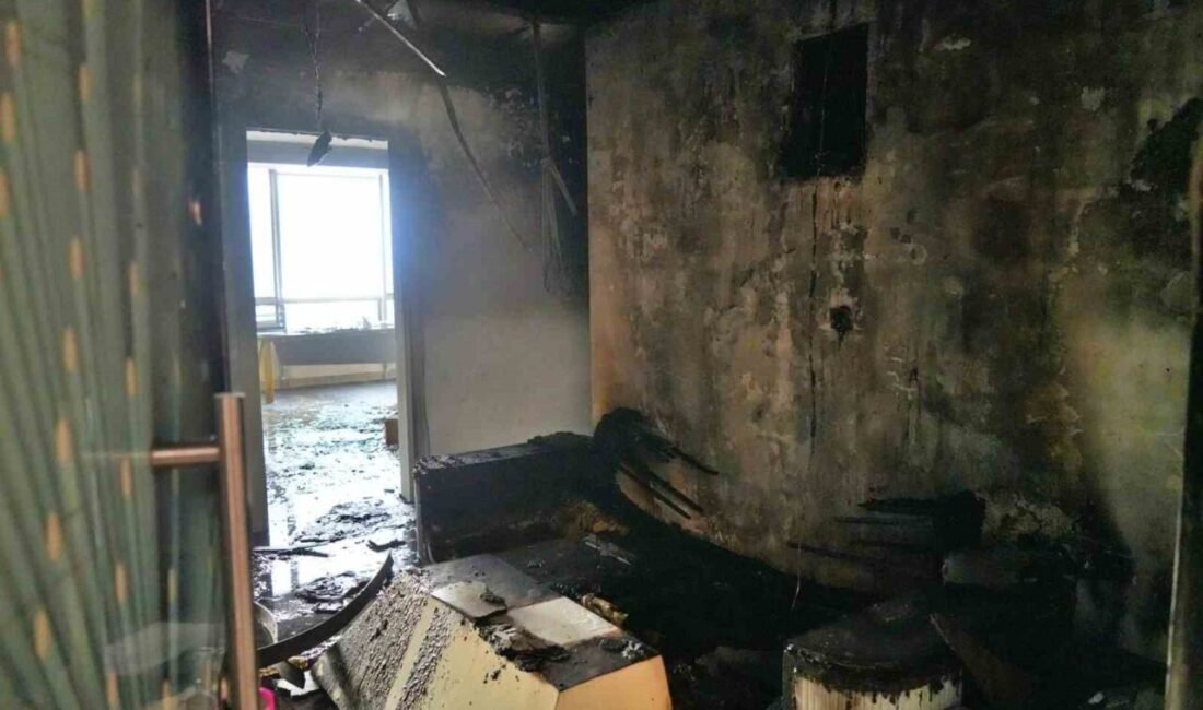 Antalya’nın Muratpaşa ilçesinde bir binanın 8’inci katında bulunan ofiste çıkan