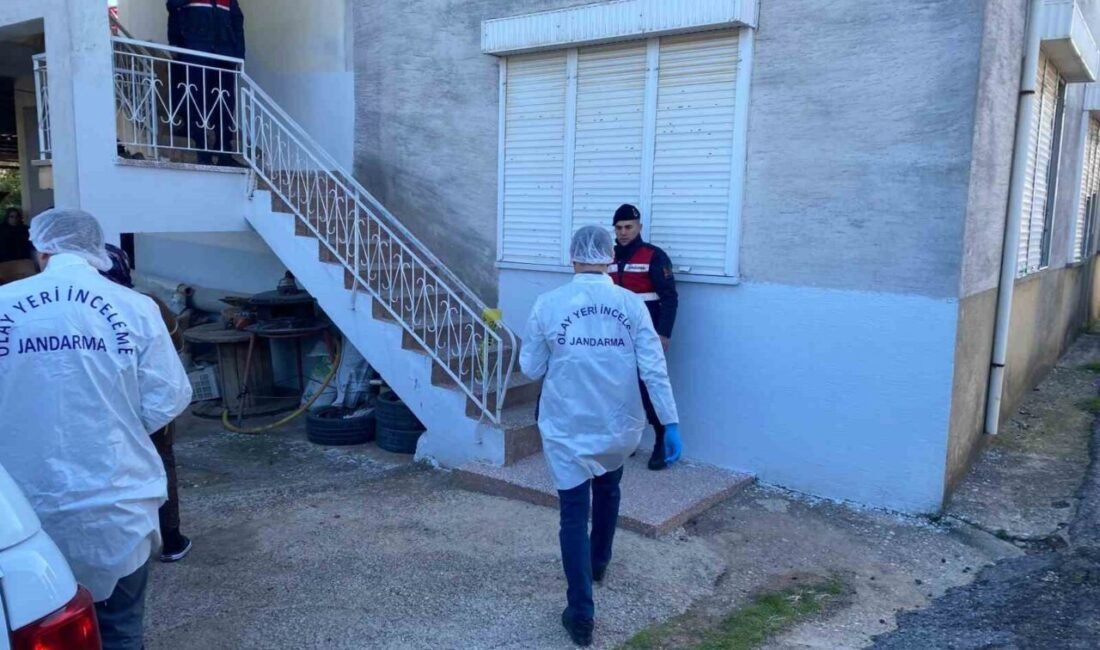 Antalya’nın Aksu ilçesinde oda içindeki klimanın patlaması sonucu çıkan yangında