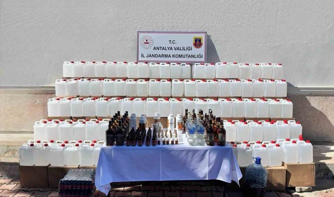 Antalya’nın Kepez ilçesinde eve düzenlenen operasyonda binlerce litre etil alkol