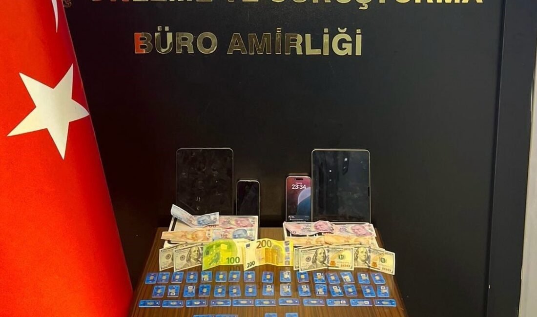 Antalya’da iki ayrı iş yerine sahte gram altın satan 2