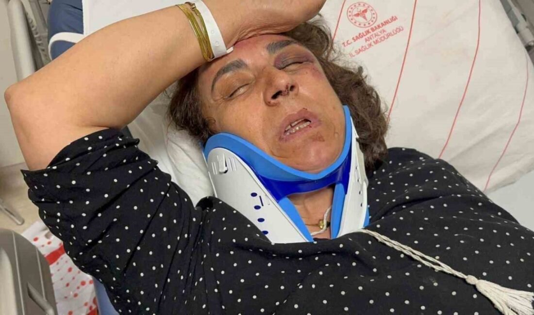 Antalya’da yolcu otobüsünün şarampole uçması sonucu 1 kişinin öldüğü, 32