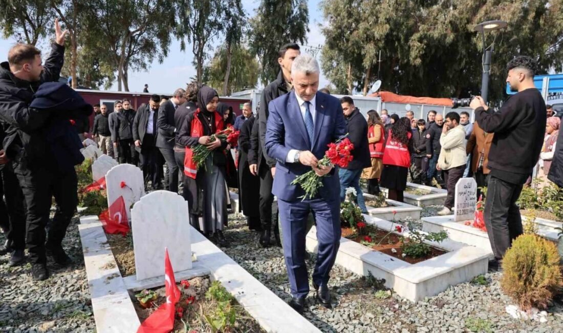Hatay’da enerji, milli savunma ve ticaret bakanı deprem şehitliğini ziyaret