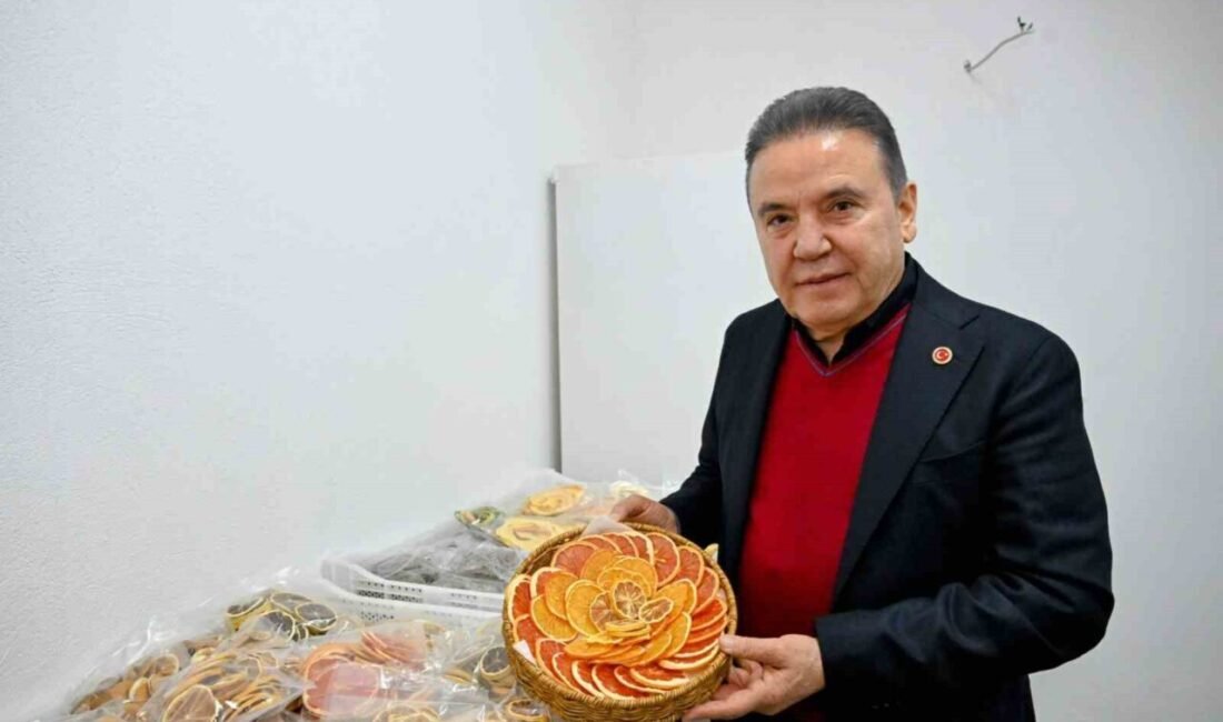 Antalya Büyükşehir Belediye Başkanı Muhittin Böcek, Kumluca Yaş Sebze Meyve