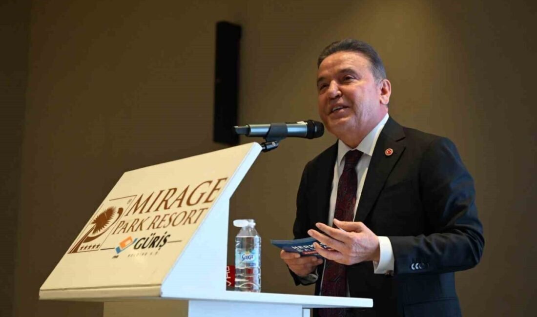 Antalya Büyükşehir Belediye Başkanı Muhittin Böcek, turizmdeki hızlı büyümenin, başta