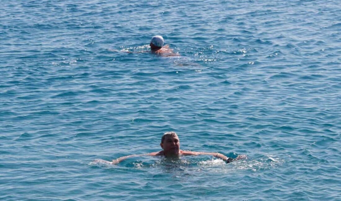 Son iki gündür soğuk hava etkisindeki Antalya’da bazı vatandaşlar ve