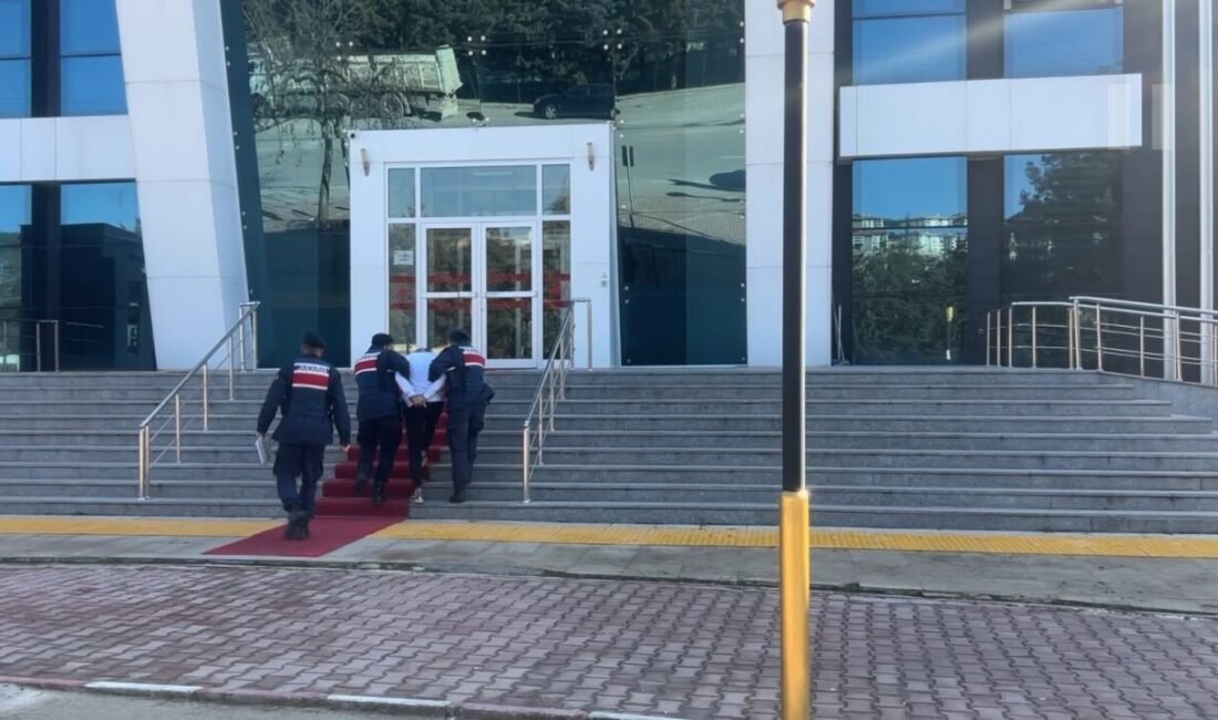 Burdur’da annesini darbedip kaçan şahıs, Konya’da jandarma ekipleri tarafından yakalanarak