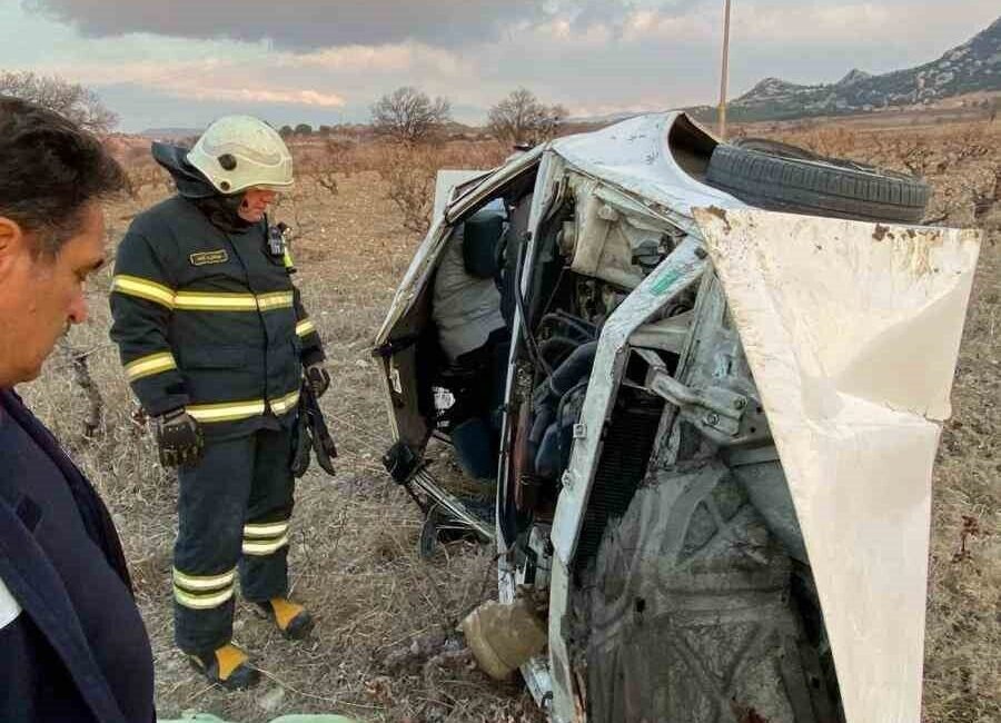 Burdur-Fethiye karayolunda kontrolden çıkan otomobilin takla atarak şarampole devrilmesi sonucu