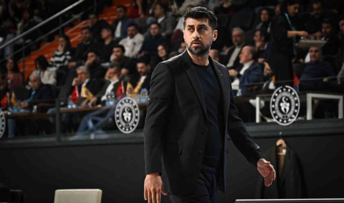 Mersin Spor Kulübü (MSK) başantrenörü Can Sevim, Karşıyaka karşısında aldıkları