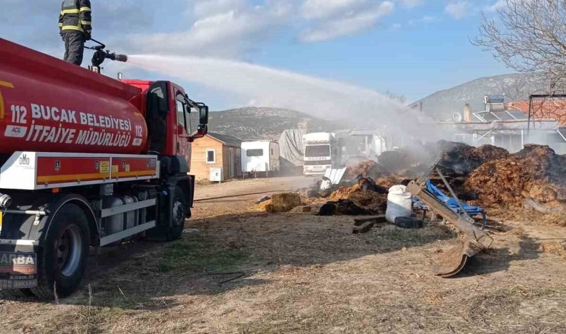 Burdur’un Bucak ilçesinde bir çiftlikte çıkan yangında bin adet saman