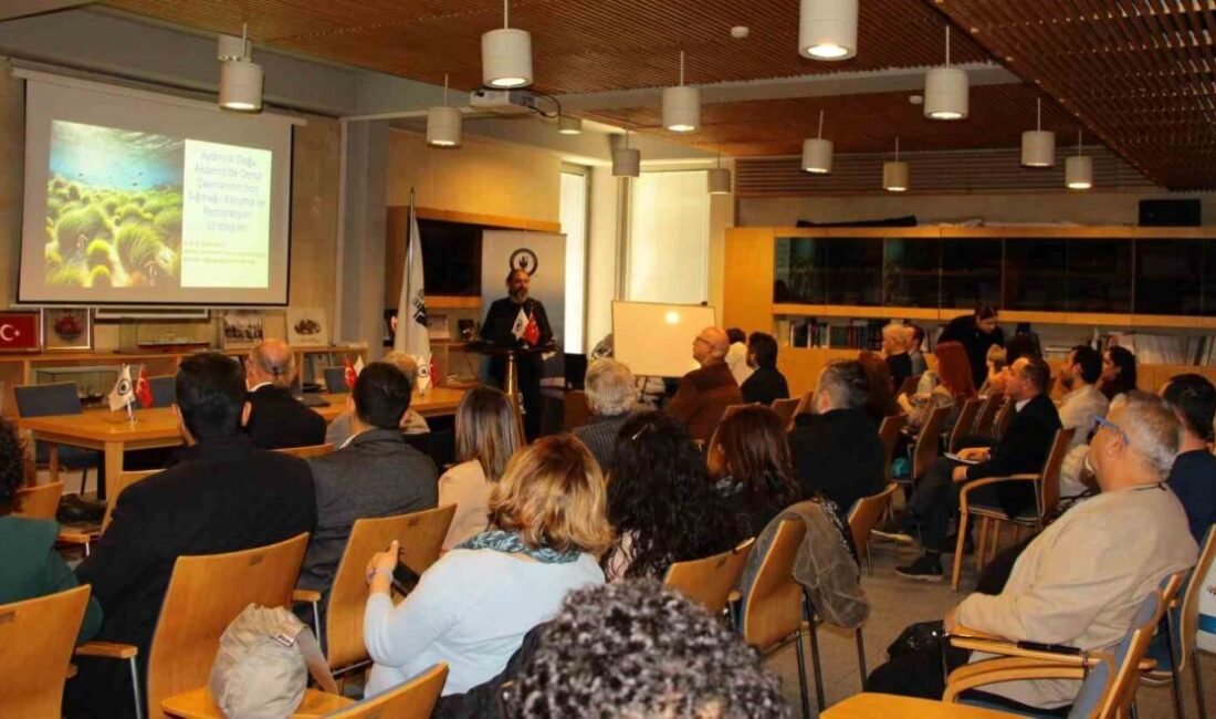 Mersin’in Aydıncık ilçesi kıyılarında yer alan deniz çayırlarının, deniz kirliliği