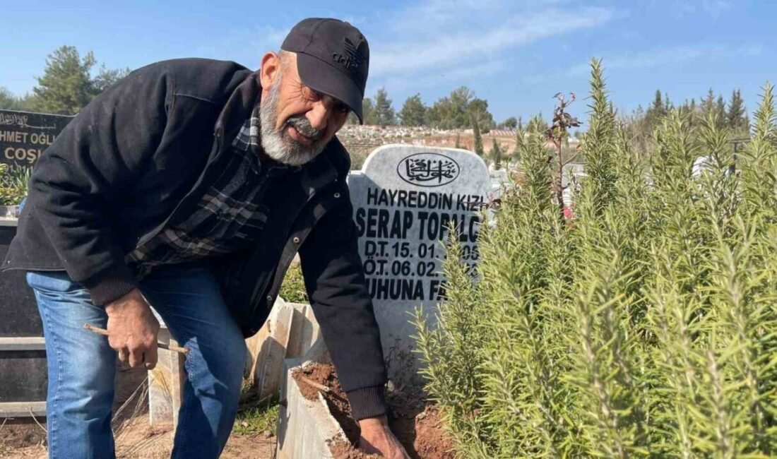 Osmaniye’de vatandaşlar büyük felaketin yıl dönümünden deprem mezarlığını ziyaret ederek