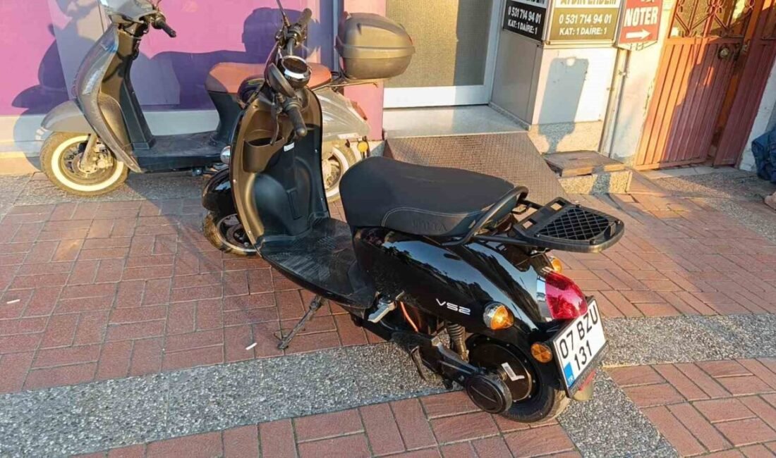 Antalya’nın Manavgat ilçesinde motorlu bisikletin devrilmesi sonucu meydana gelen kazada