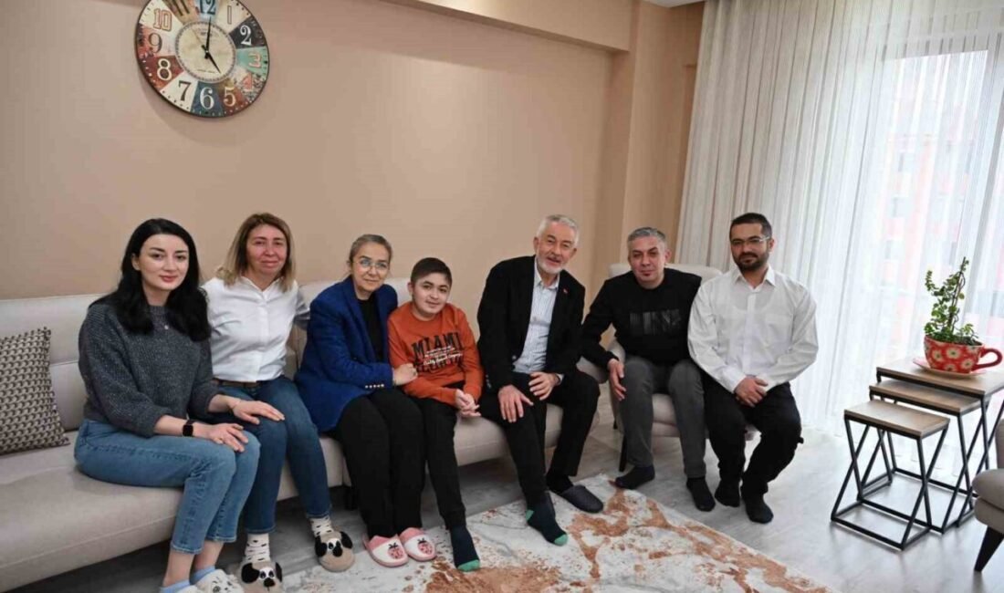 Isparta’da Duchenne Musküler Distrofi (DMD) hastası 16 yaşındaki Görkem Efe