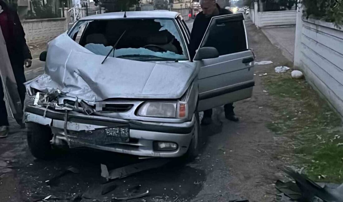 Hatay’ın Dörtyol ilçesinde iki otomobilin çarpıştığı kazada 9 kişi yaralandı.