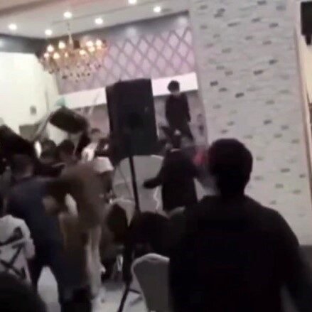 Antalya’nın Alanya ilçesinde düğün salonunda sahne anlaşmazlığı yüzünden iki grup