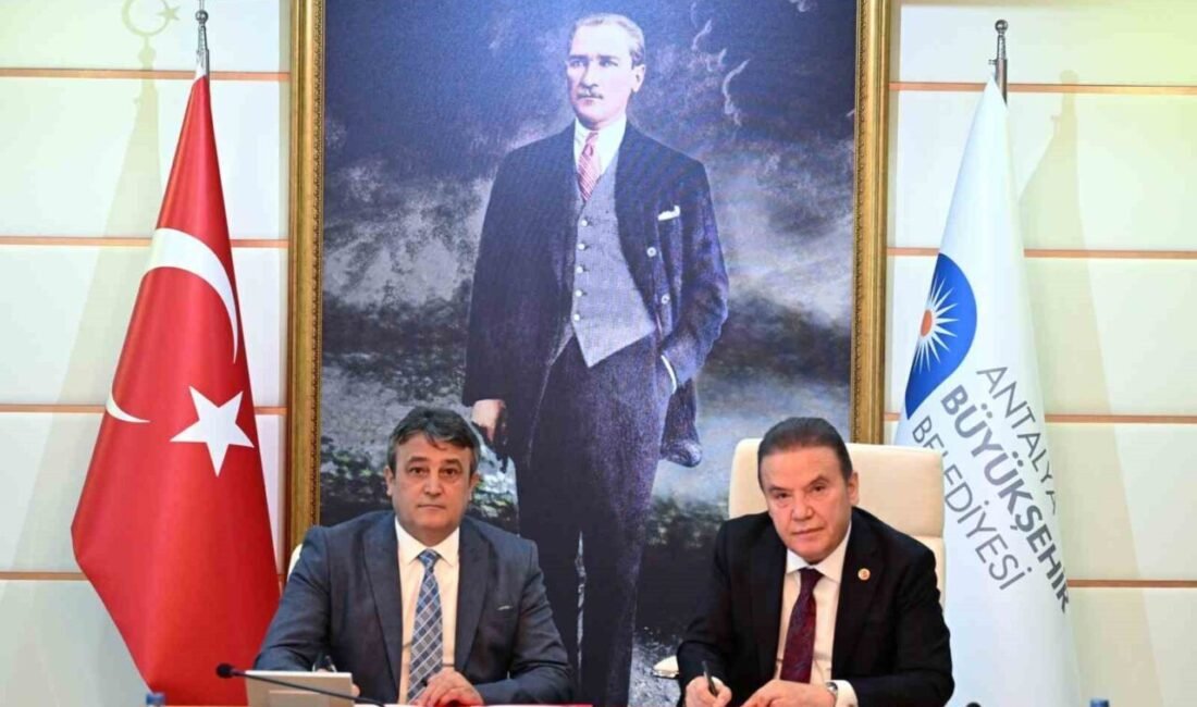 Antalya Büyükşehir Belediye Başkanı Muhittin Böcek, Belediye-İş ve Güvenlik İş