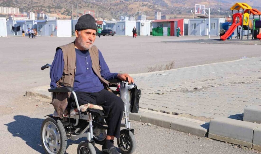 Kahramanmaraş’taki depremlerde yıkılan binanın enkazından 5 gün sonra kurtarılan yaşlı