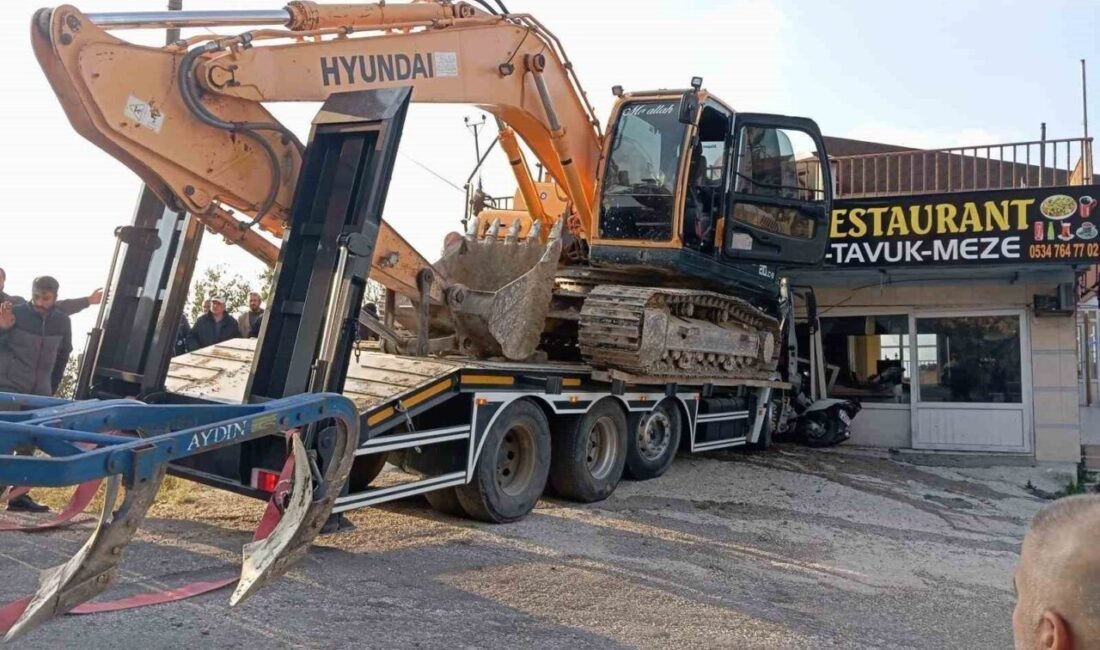 Hatay’ın Samandağ ilçesinde freni patlayan ve kontrolünü kaybeden iş makinesi