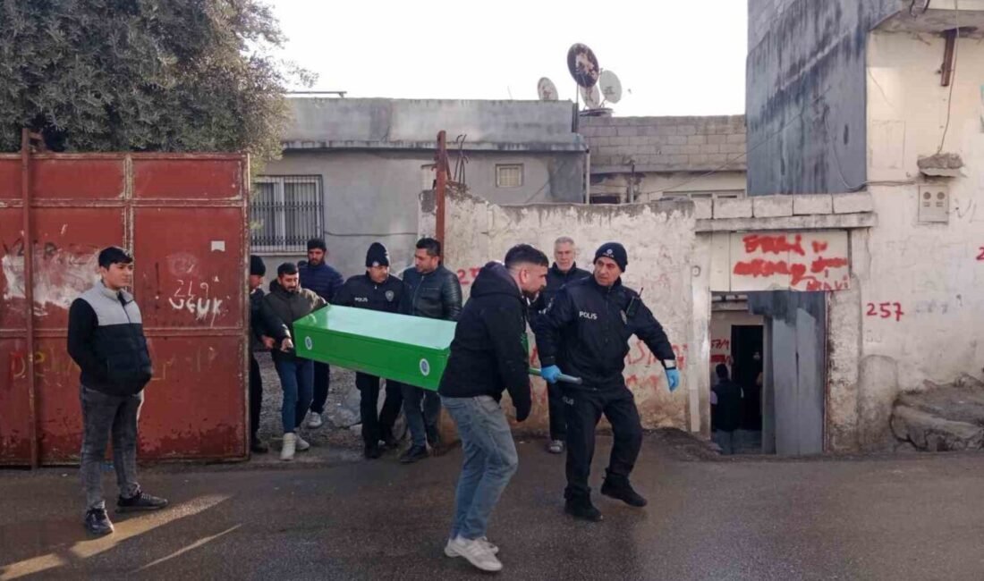 Adana’da 21 yaşındaki genç kadın, eşiyle yaşadığı evin içerisinde af