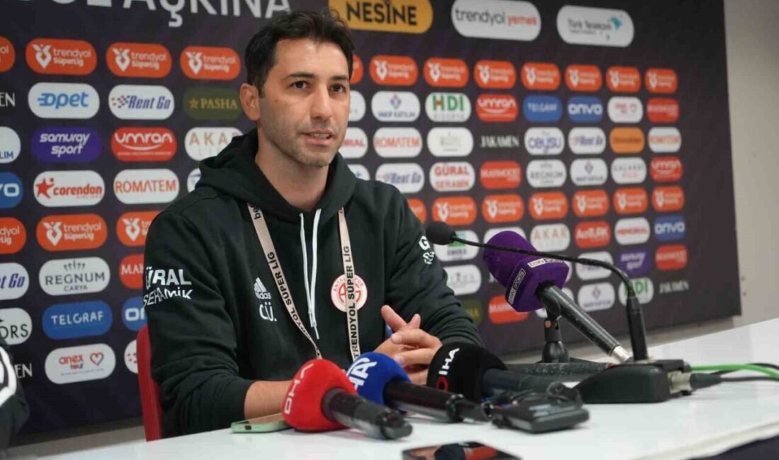 Antalyaspor Yardımcı Antrenörü Halil Cihan Ünal, Kasımpaşa maçının ardından, “Kasımpaşa