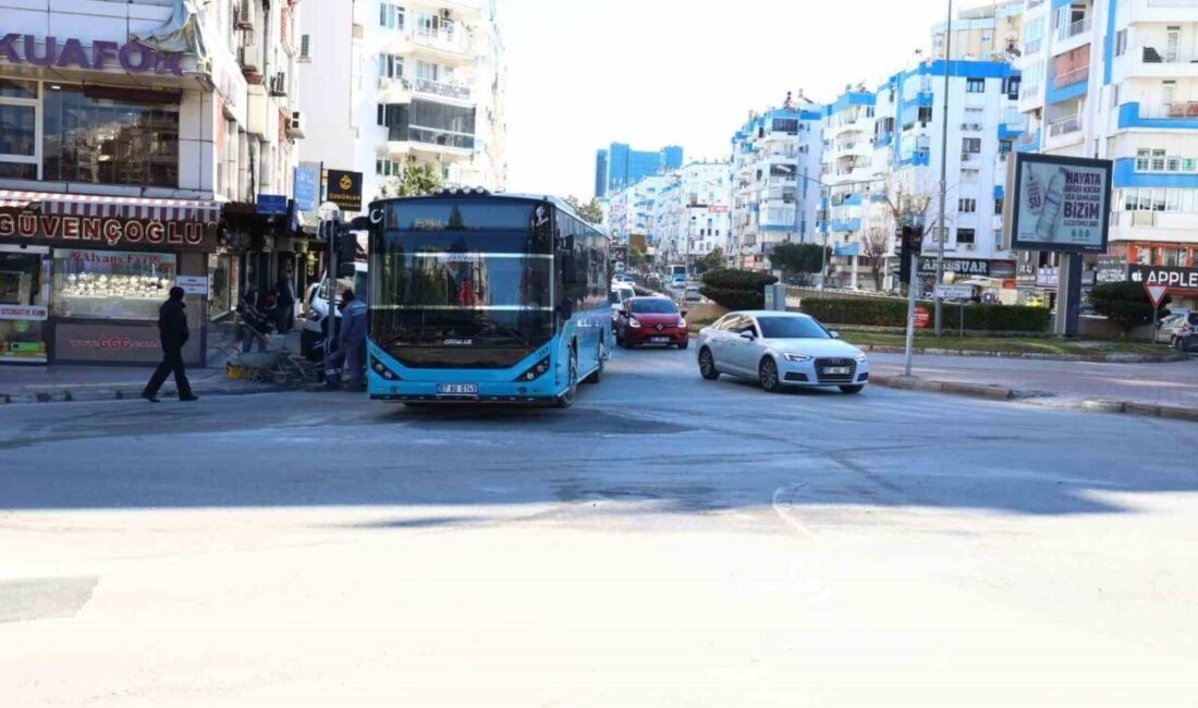 Antalya Büyükşehir Belediyesi, trafik yoğunluğunu azaltmak ve toplu taşımayı teşvik
