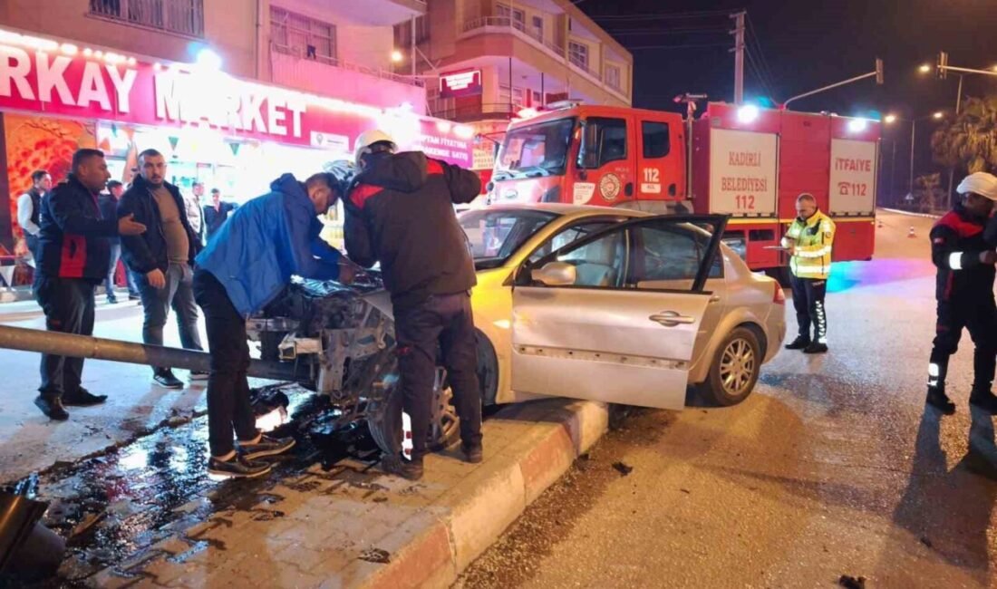 Osmaniye’nin Kadirli ilçesinde iki otomobilin çarpışması sonucu meydana gelen trafik