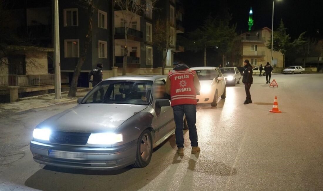 Isparta’da Trafik ve Narkoalan Uygulaması kapsamında gerçekleştirilen denetimlerde 122 şahıs