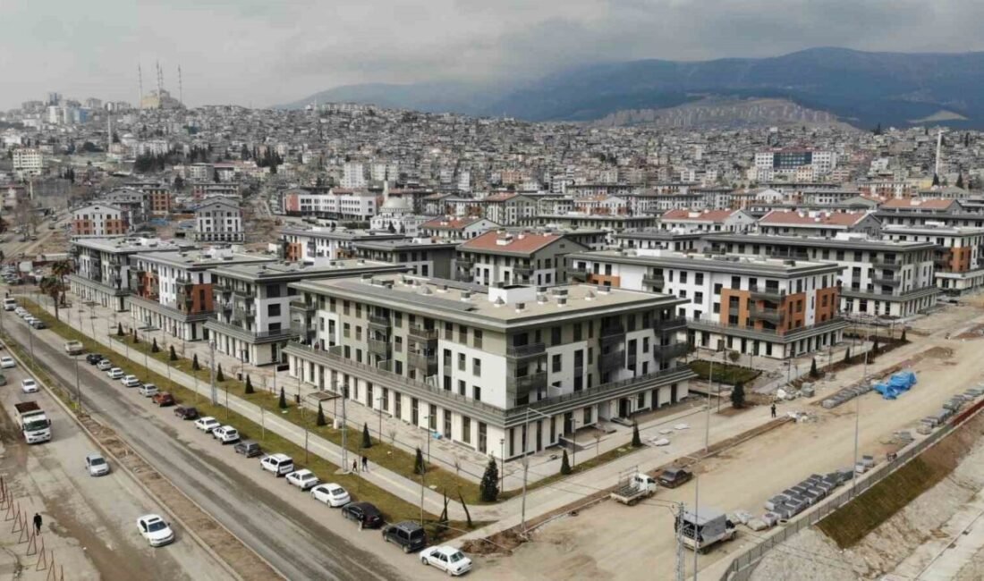 Kahramanmaraş merkezli meydana gelen depremler sonrası şehir merkezinde inşaat çalışmaları