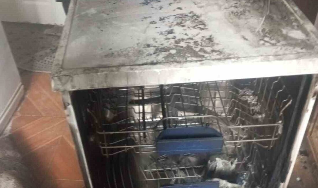 Kahramanmaraş’ta bir ikamette çıkan yangın itfaiye ekiplerince söndürüldü. Yangın, Onikişubat