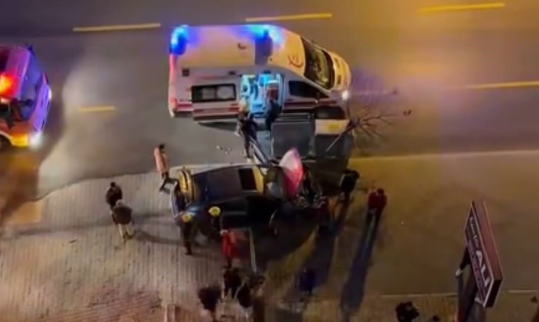 Mersin’de meydana gelen trafik kazaları hem cep telefonu kamerasına hem