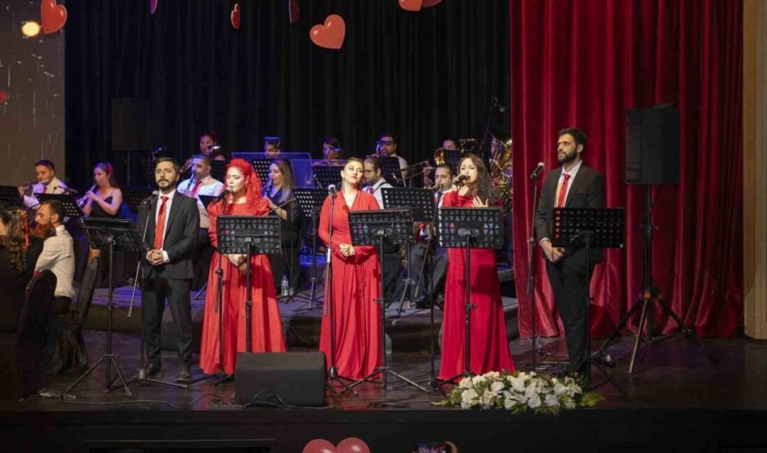 Mersin Büyükşehir Belediyesi, Sevgililer Günü dolayısıyla ’Şarkılarda Aşk’ temasıyla konser
