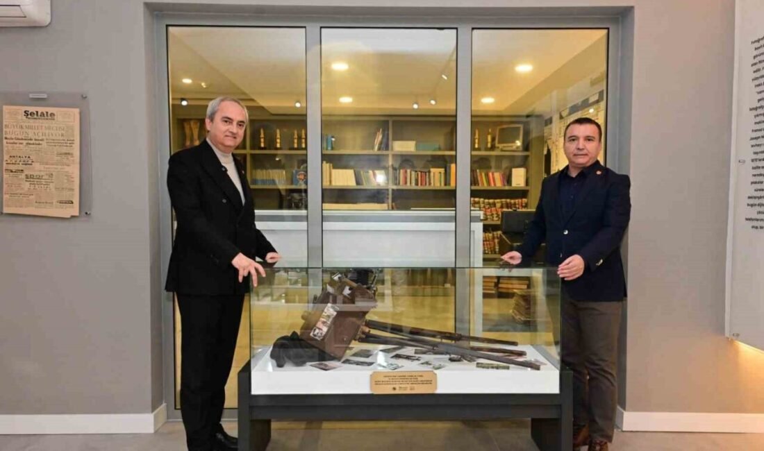 Kepez Belediye Başkanı Mesut Kocagöz, Antalya’nın tarihine tanıklık etmiş alaminüt