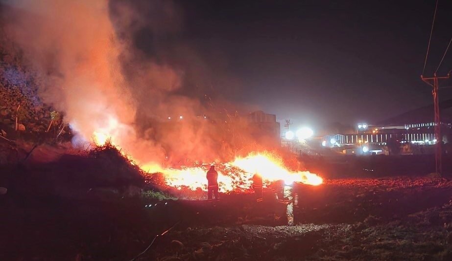 Hatay’ın Kırıkhan ilçesinde odunlukta çıkan yangın ağaçlık alana sıçramadan söndürüldü.