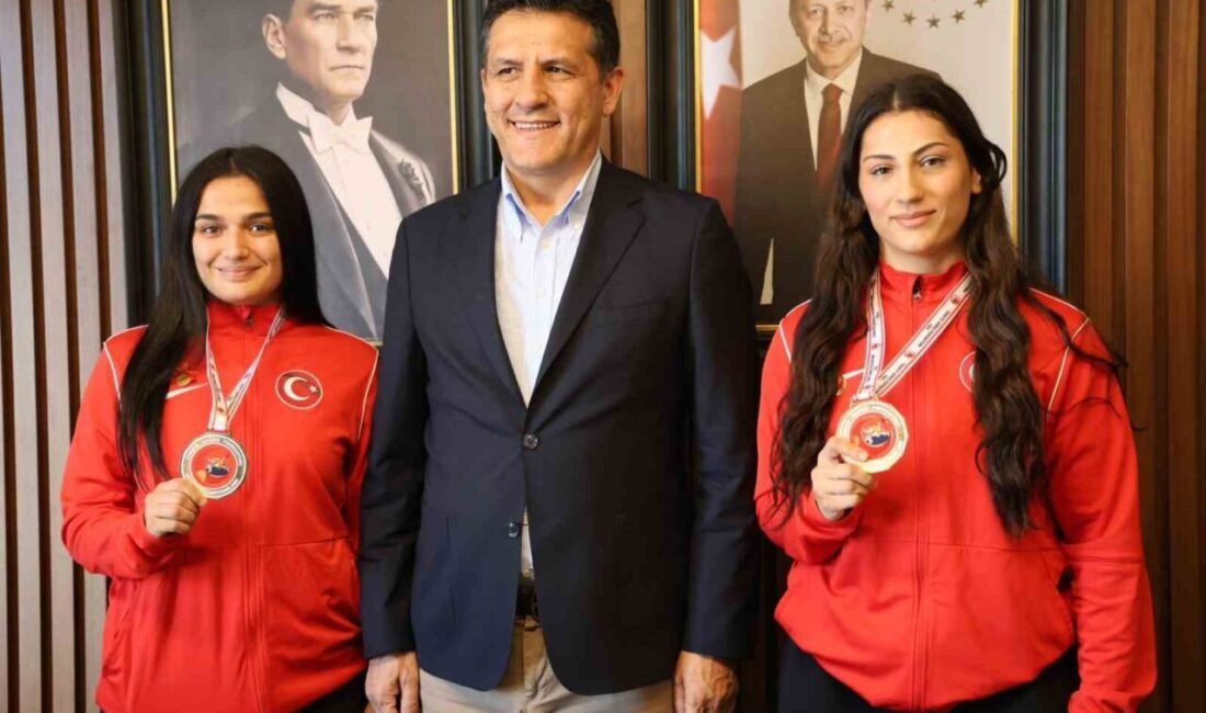 Kozan’da U23 Türkiye Şampiyonu olan kadın güreşçi Hatice Nur Sarı