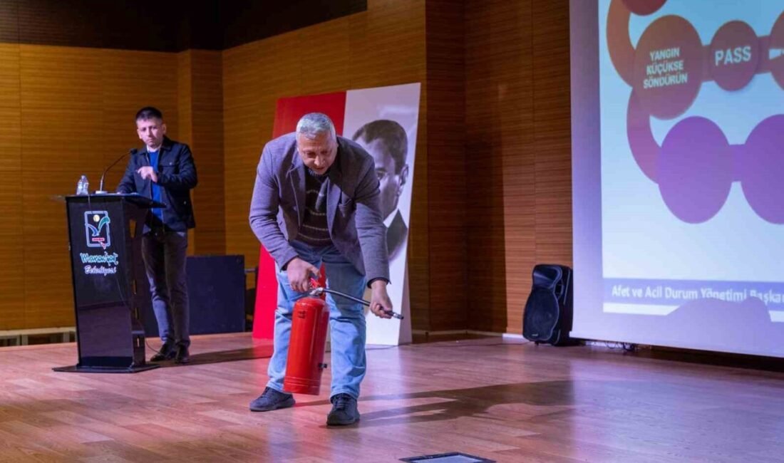 Manavgat Belediyesi Afet İşleri Müdürlüğü, ilçedeki muhtarlara yönelik “Afet Farkındalık