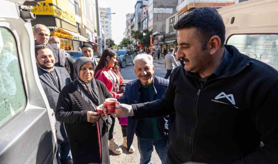 Mersin Büyükşehir Belediyesi, kış aylarında ‘kaynar’ ikramlarıyla Mersinlilere sıcaklık ve