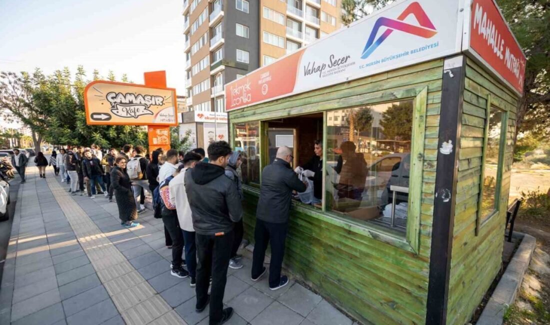 Mersin Büyükşehir Belediyesinin, eğitim hayatlarına devam eden üniversite öğrencilerine destek