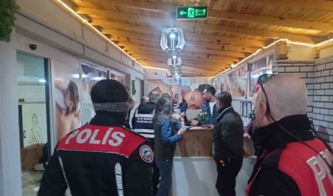 Mersin’de polis ekiplerince gerçekleştirilen eş zamanlı denetimlerde 2 işletmede fuhuş
