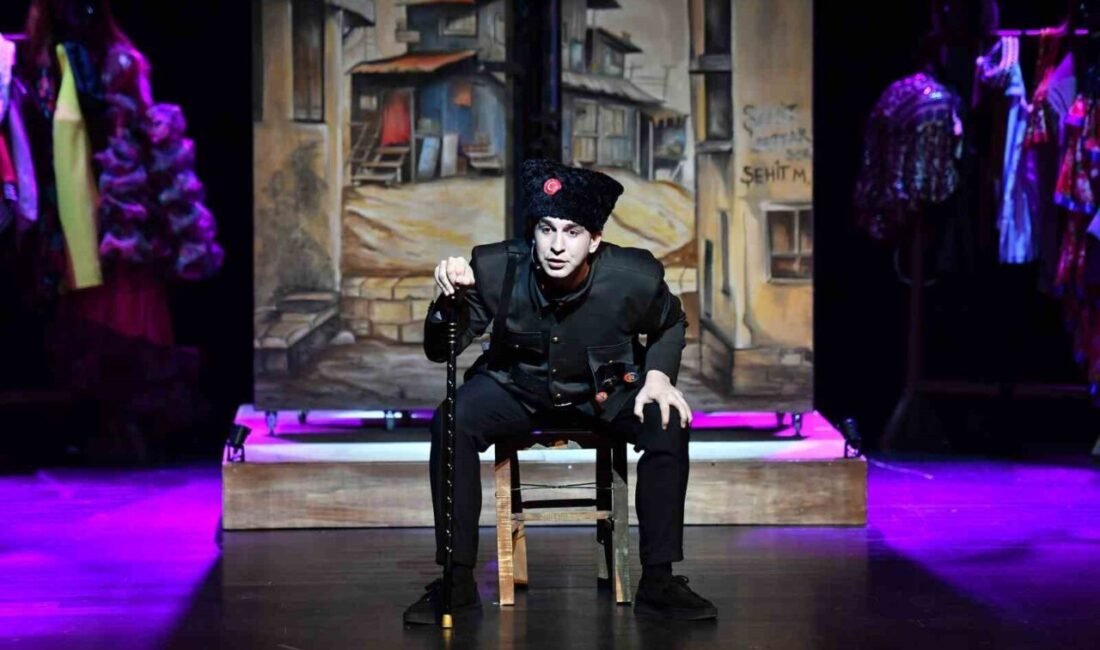 Mersin Büyükşehir Belediyesi Şehir Tiyatrosu, ’Eyvah Nadir’ adlı tek kişilik