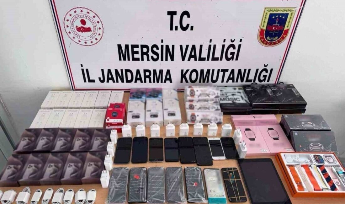 Mersin’in Silifke ilçesinde cep telefonu kaçakçılığı yaptığı belirlenen 1 şüpheli,