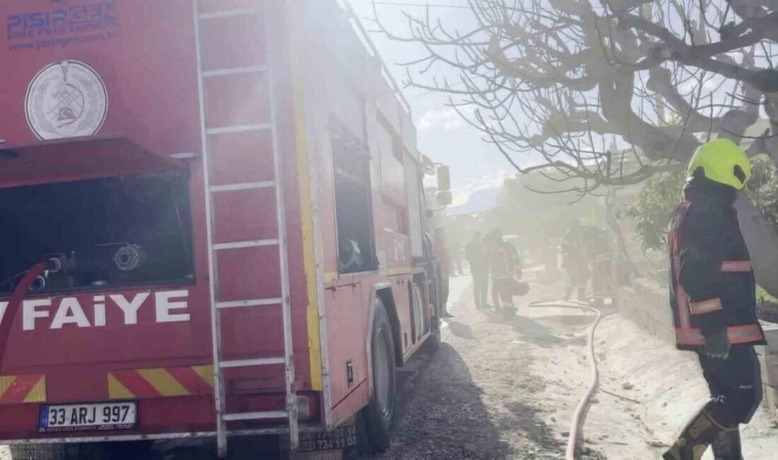 Mersin’in Mut ilçesinde iki katlı evin birinci katında çıkan yangın