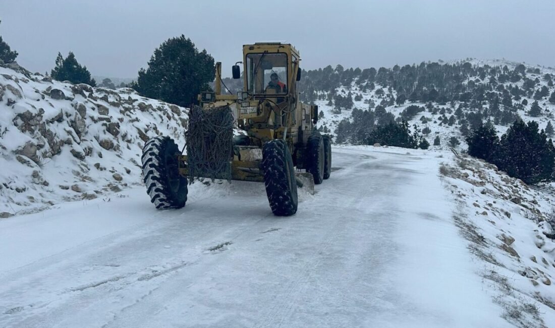 Mersin’in yüksek kesimlerinde etkili olan kar yağışı sonrası Büyükşehir Belediyesi