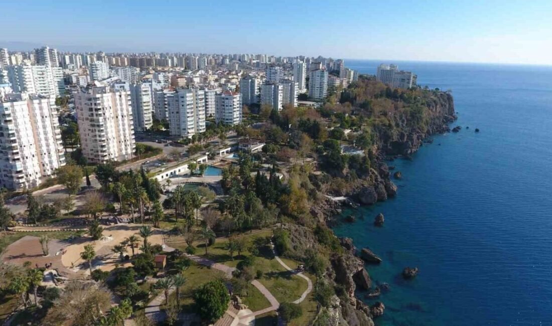 Muratpaşa Belediyesi, ilçede yaşayanların İngilizce konuşma becerilerini geliştirmesi için ücretsiz