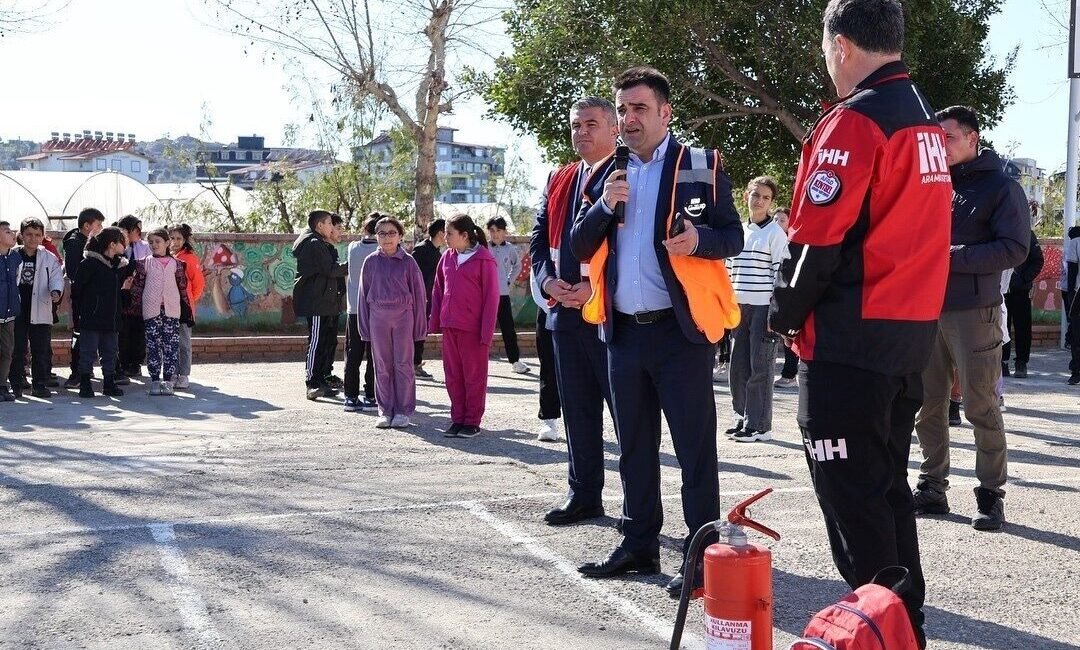 Antalya’nın Gazipaşa ilçesinde, 6 Şubat Depremi Anma Programı kapsamında Gazi