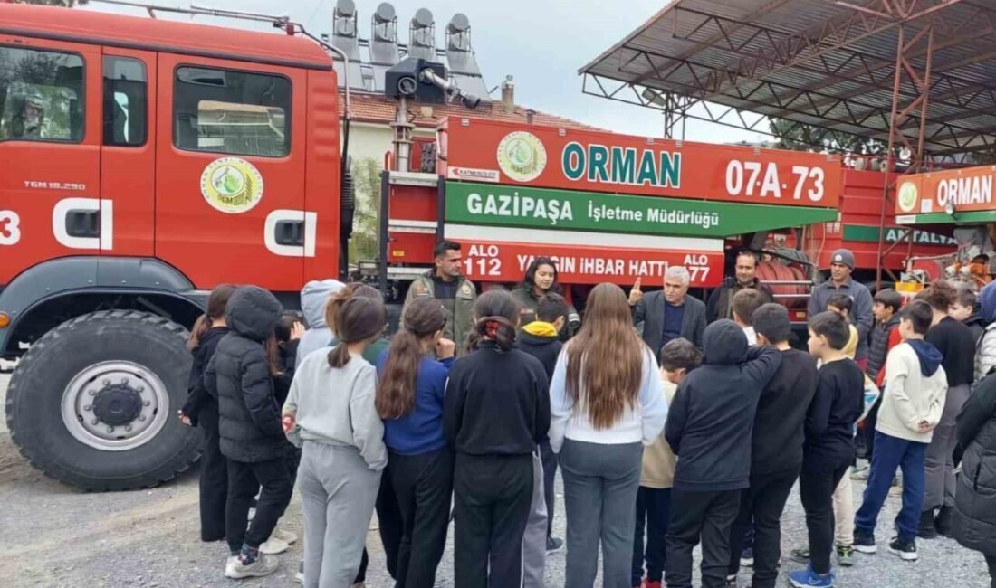 Antalya’nın Gazipaşa ilçesinde Orman İşletme Müdürlüğü ekipleri, öğrencilere ve vatandaşlara