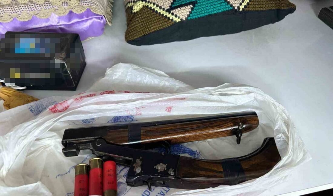 Osmaniye’de silah kaçakçılarına ve ruhsatsız silah bulunduranlara yönelik düzenlenen operasyonda