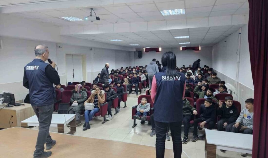 Osmaniye Emniyet Müdürlüğü ekiplerince, güvenli ve bilinçli internet kullanımını sağlamak,