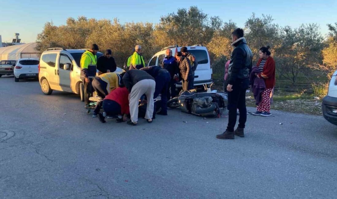 Antalya’nın Serik ilçesinde otomobil ile motosikletin çarpışması sonucu meydana gelen