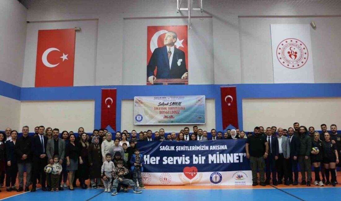 Sağlık-Sen Antalya Şubesi tarafından düzenlenen Selçuk Saykal Voleybol Turnuvası, anlamlı