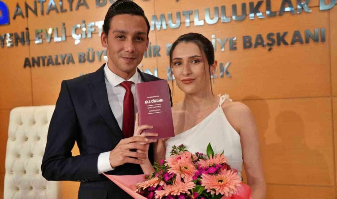 Antalya’da Sevgililer Günü’nü unutulmaz kılmak isteyen çiftler, 14 Şubat’ta nikah